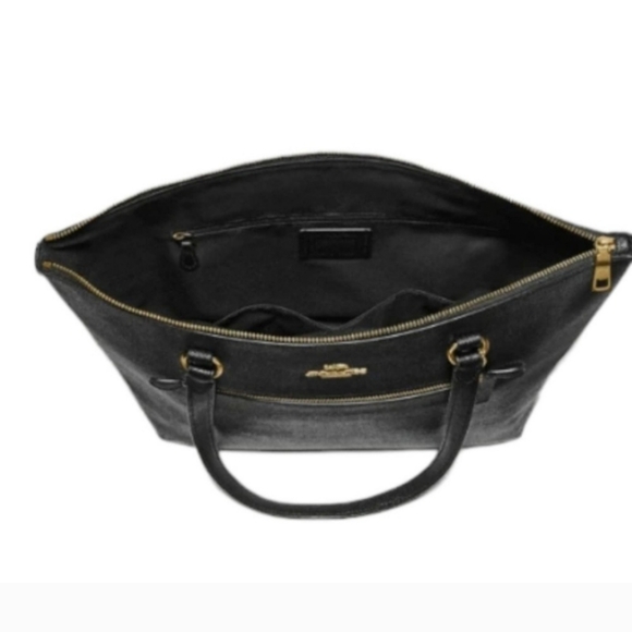 Coach Gallery Tote in Black Crossgrain‎ Leather with Goldtone Hardware - Picture 3 of 16